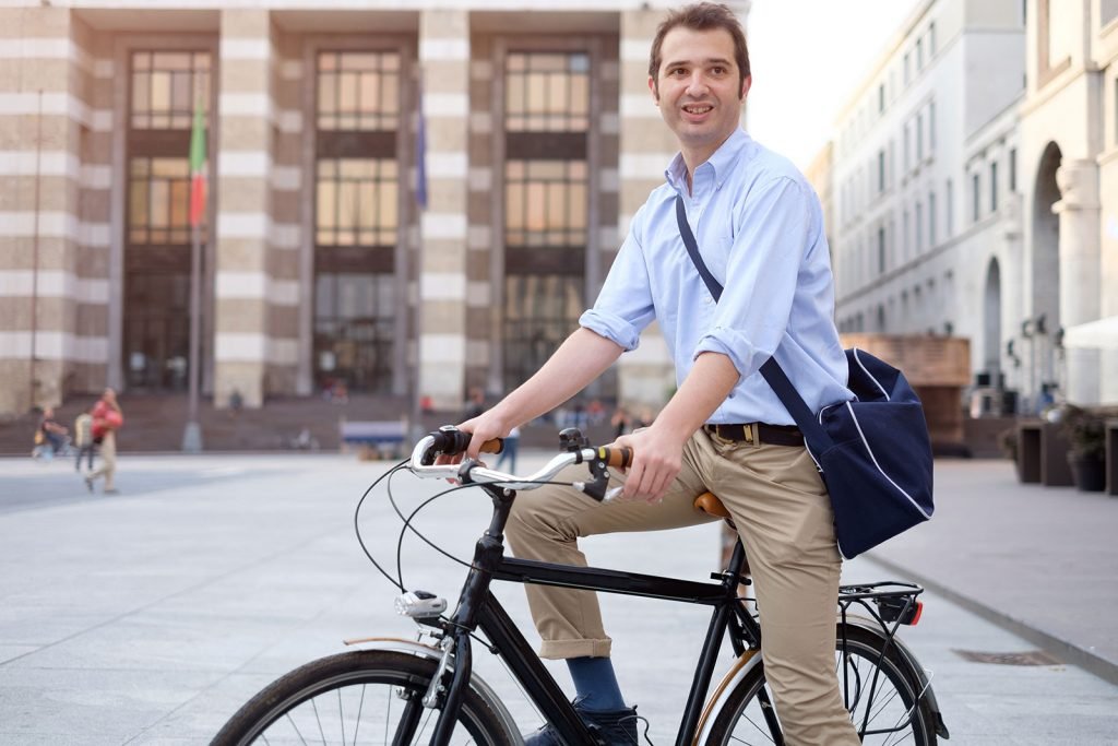 CiclistaFelizEnCiudad-1024x683